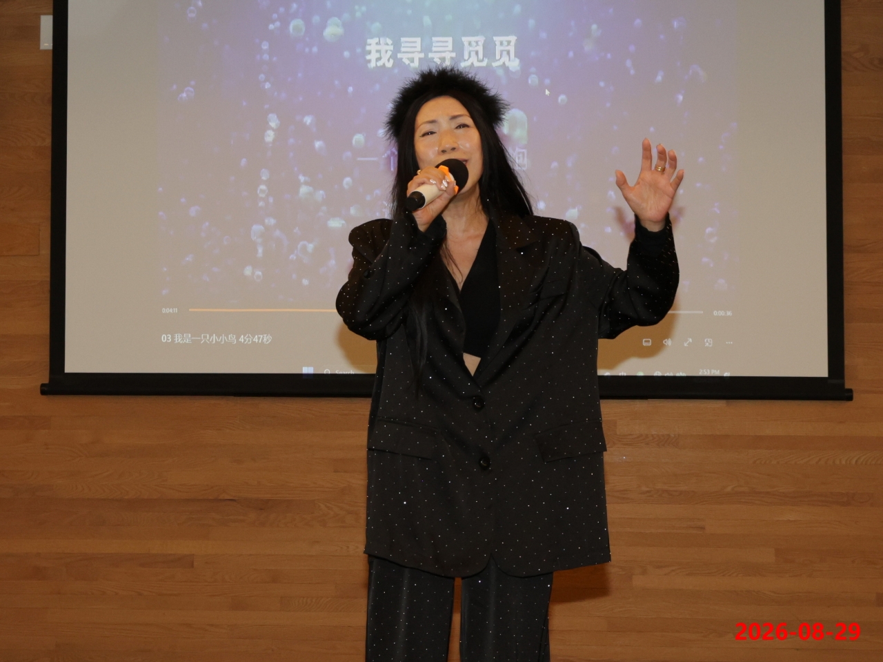 Ada Cheng solo performance close view